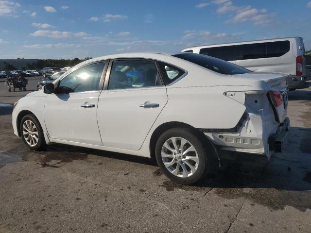 3N1AB7AP1JY229591 - 2018 NISSAN SENTRA S 白色 照片 2