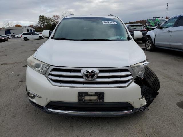 5TDZK3EH2DS111685 - 2013 TOYOTA HIGHLANDER BASE Beyaz fotoğraf 5