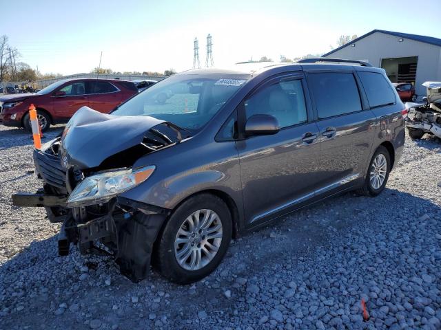 2011 TOYOTA SIENNA XLE, 