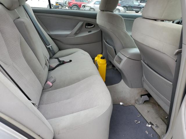 4T1BF3EK2AU071046 - 2010 TOYOTA CAMRY BASE SILVER photo 10