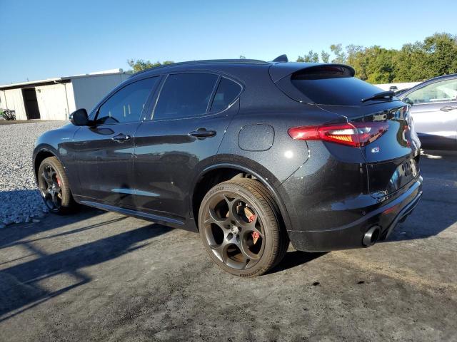 ZASPAKBN1N7D28582 - 2022 ALFA ROMEO STELVIO TI 黑色 照片 2