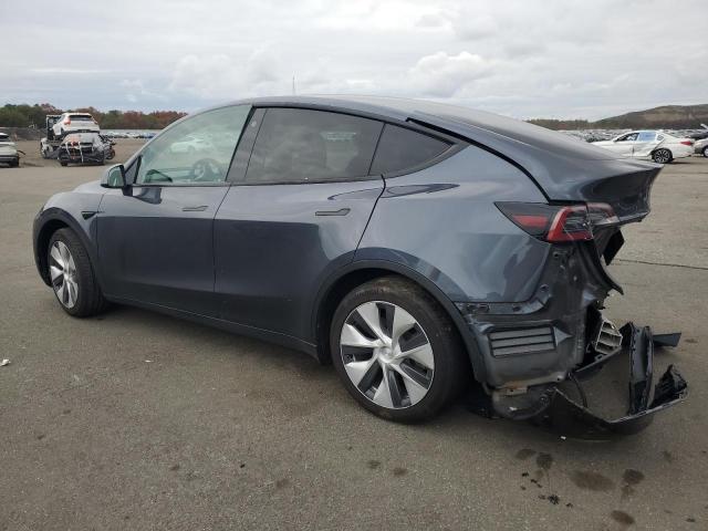 7SAYGAEE1NF516596 - 2022 TESLA MODEL Y GRAY photo 2