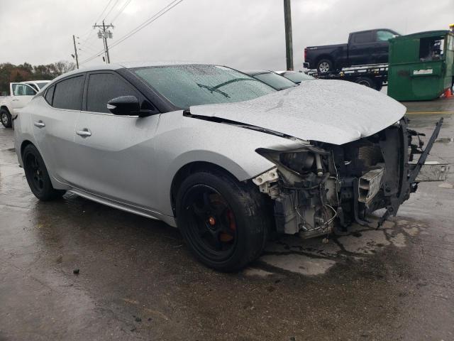 1N4AA6AV1KC361209 - 2019 NISSAN MAXIMA S Silber Foto 4