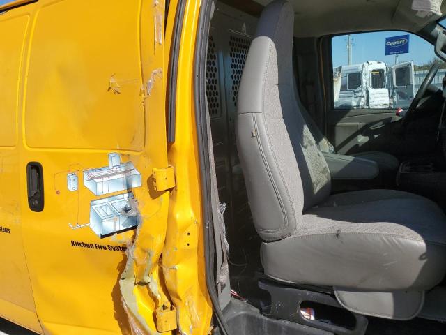1GCWGAFP6K1262974 - 2019 CHEVROLET EXPRESS YELLOW photo 11