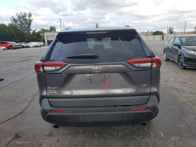 2T3H1RFV8MW128253 - 2021 TOYOTA RAV4 LE 灰色 照片 6