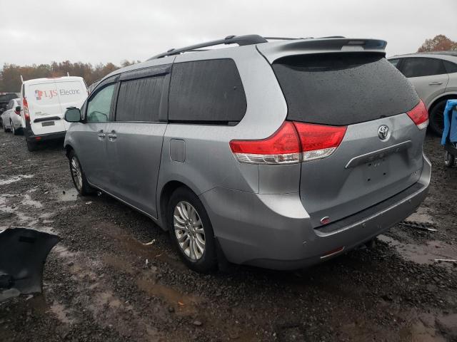 5TDYK3DC7ES463003 - 2014 TOYOTA SIENNA XLE SILVER photo 2