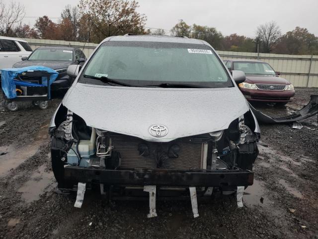 5TDYK3DC7ES463003 - 2014 TOYOTA SIENNA XLE SILVER photo 5