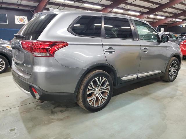 JA4AD2A37JZ017205 - 2018 MITSUBISHI OUTLANDER ES Argent photo 3