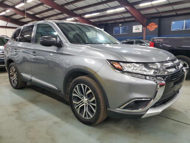 JA4AD2A37JZ017205 - 2018 MITSUBISHI OUTLANDER ES Argent photo 4