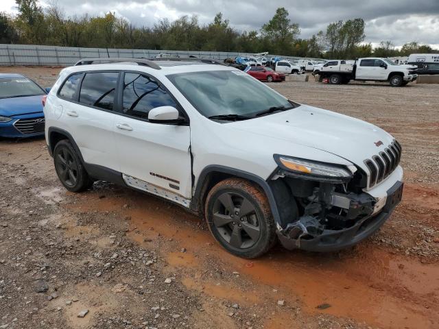 1C4PJLCB7HW540707 - 2017 JEEP CHEROKEE LATITUDE WHITE photo 4