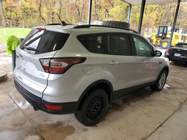 1FMCU9GD9JUA06268 - 2018 FORD ESCAPE SE Srebrny zdjęcie 3