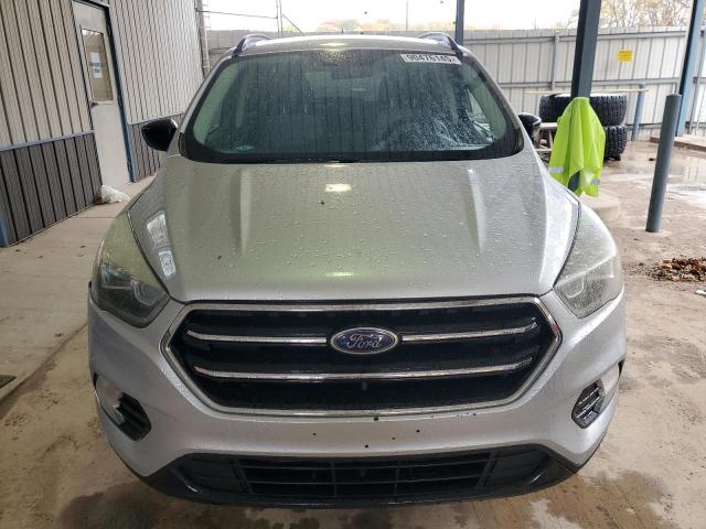 1FMCU9GD9JUA06268 - 2018 FORD ESCAPE SE Srebrny zdjęcie 5