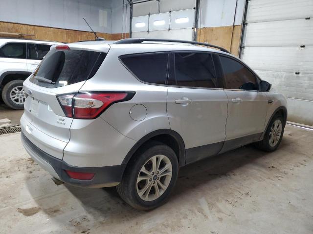 1FMCU0GD3JUC58772 - 2018 FORD ESCAPE SE Silber Foto 3