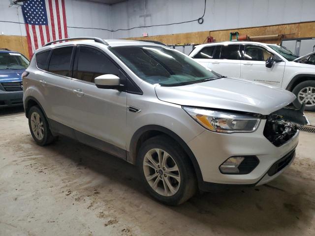 1FMCU0GD3JUC58772 - 2018 FORD ESCAPE SE Silber Foto 4