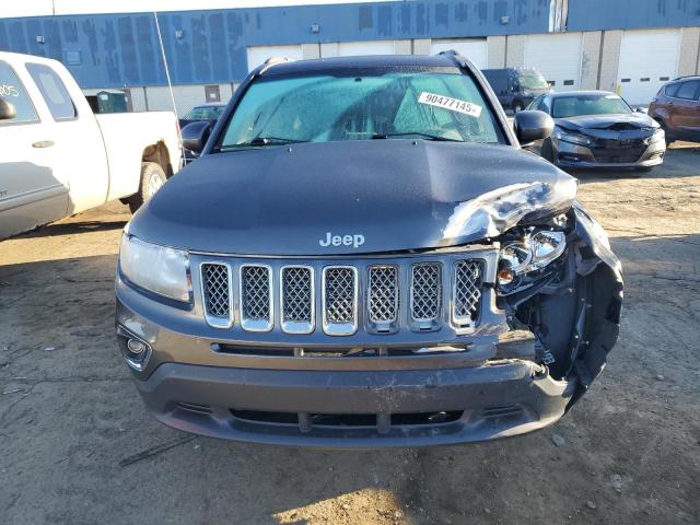 1C4NJDEB5HD126945 - 2017 JEEP COMPASS LATITUDE 灰色 照片 5