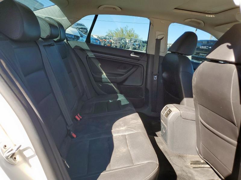 3VWRL7AJ8AM092890 - 2010 VOLKSWAGEN JETTA TDI 白色 照片 10