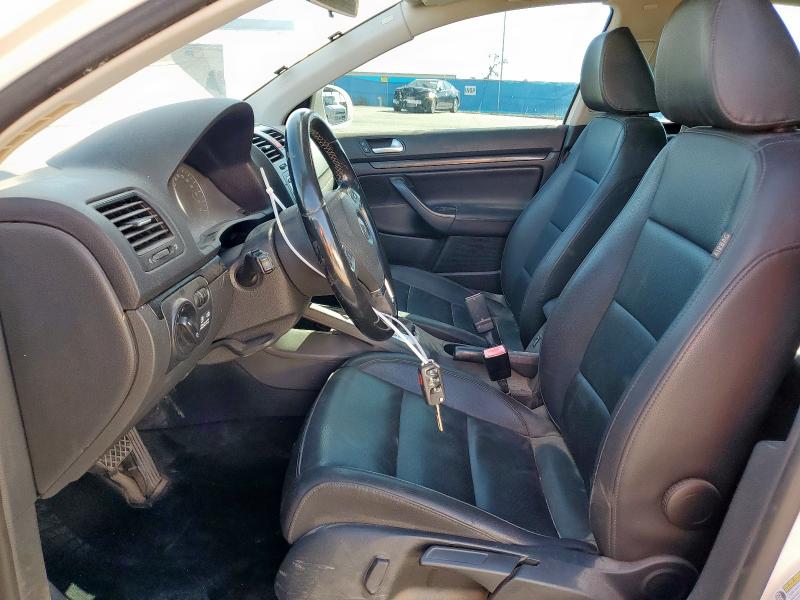 3VWRL7AJ8AM092890 - 2010 VOLKSWAGEN JETTA TDI 白色 照片 7