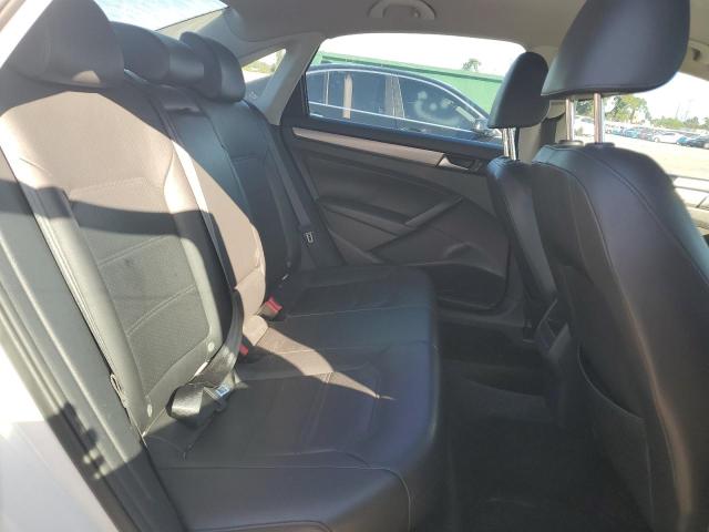 1VWAT7A36FC106146 - 2015 VOLKSWAGEN PASSAT S WHITE photo 10