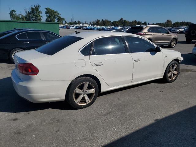 1VWAT7A36FC106146 - 2015 VOLKSWAGEN PASSAT S WHITE photo 3