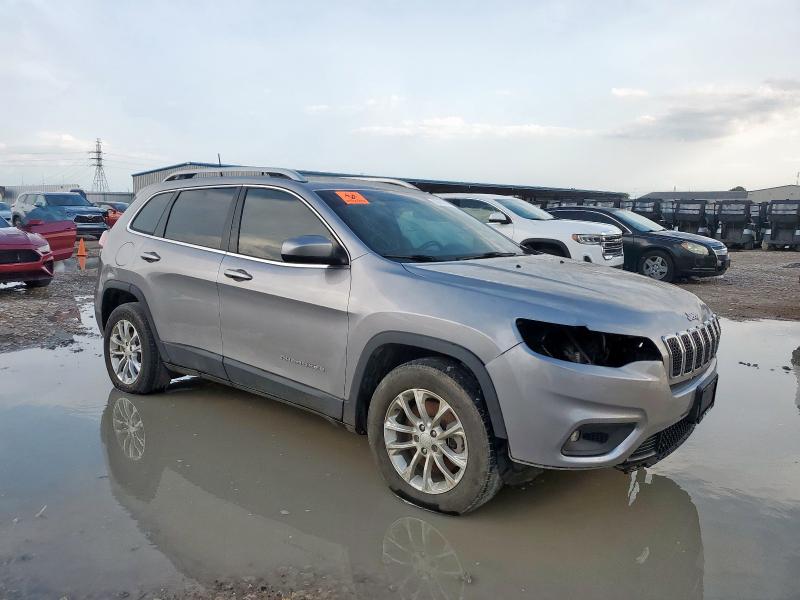 1C4PJLCB1KD358763 - 2019 JEEP CHEROKEE LATITUDE 银色 照片 4