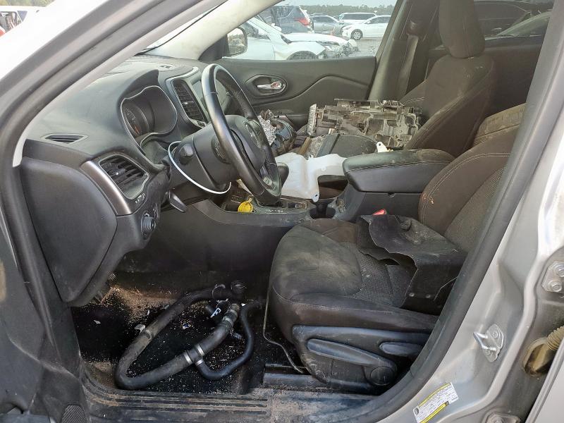 1C4PJLCB1KD358763 - 2019 JEEP CHEROKEE LATITUDE 银色 照片 7