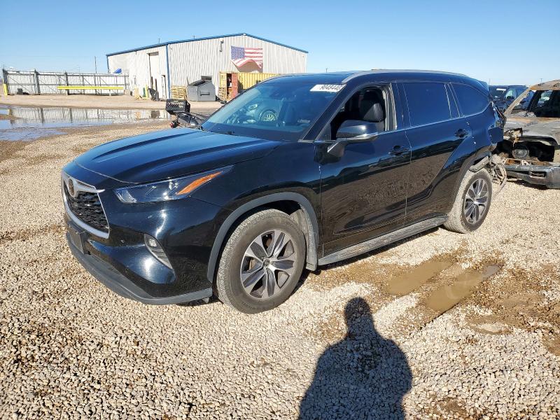 2022 TOYOTA HIGHLANDER XLE, 