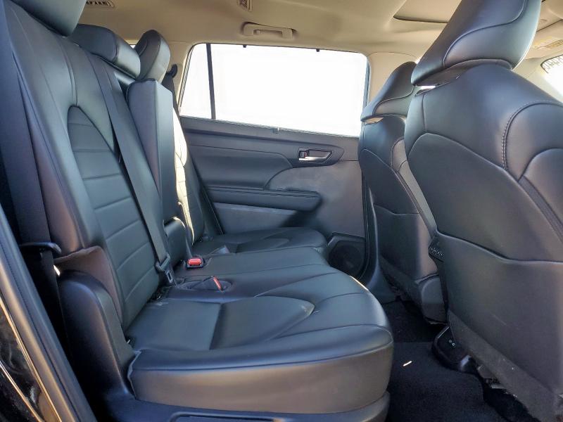 5TDGZRAH1NS140544 - 2022 TOYOTA HIGHLANDER XLE BLACK photo 11