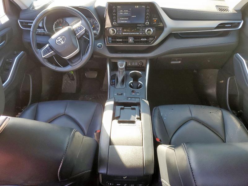5TDGZRAH1NS140544 - 2022 TOYOTA HIGHLANDER XLE BLACK photo 8