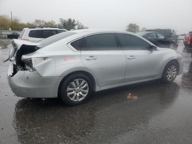 1N4AL3AP3FC261662 - 2015 NISSAN ALTIMA 2.5 SILVER photo 3