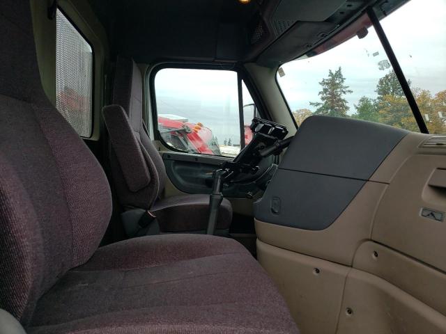 3AKJGBDV7JSKA7544 - 2018 FREIGHTLINER CASCADIA 1 WHITE photo 5