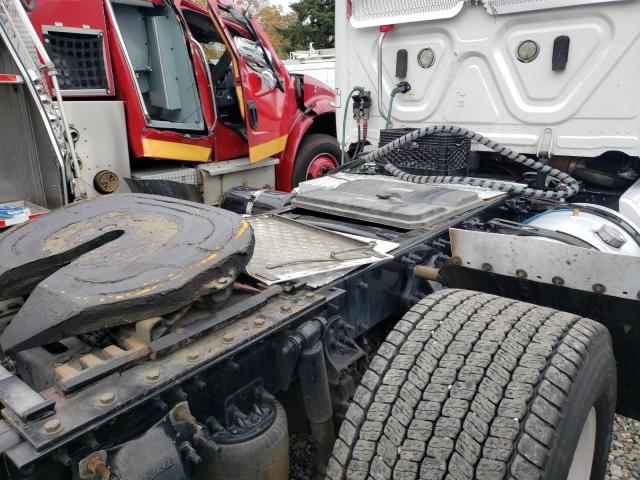 3AKJGBDV7JSKA7544 - 2018 FREIGHTLINER CASCADIA 1 WHITE photo 6