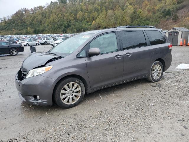 2013 TOYOTA SIENNA XLE, 