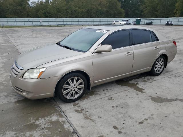 2005 TOYOTA AVALON XL, 