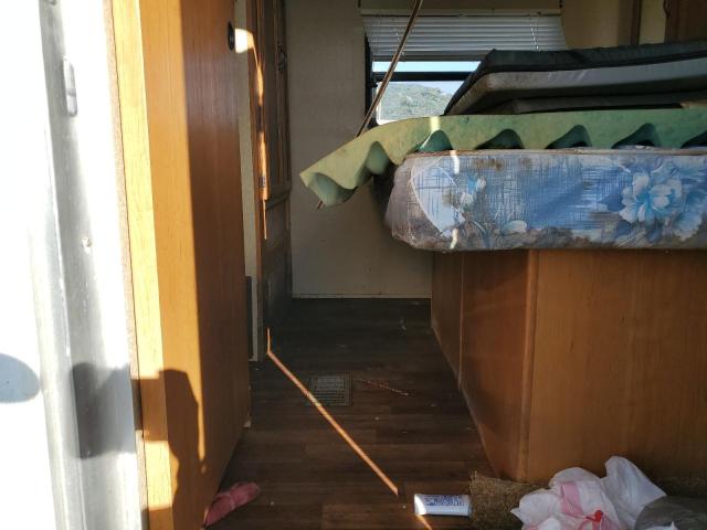 4X4TWDD29BA245353 - 2011 FOREST RIVER WILDWOOD 28RLSS TWO TONE photo 5