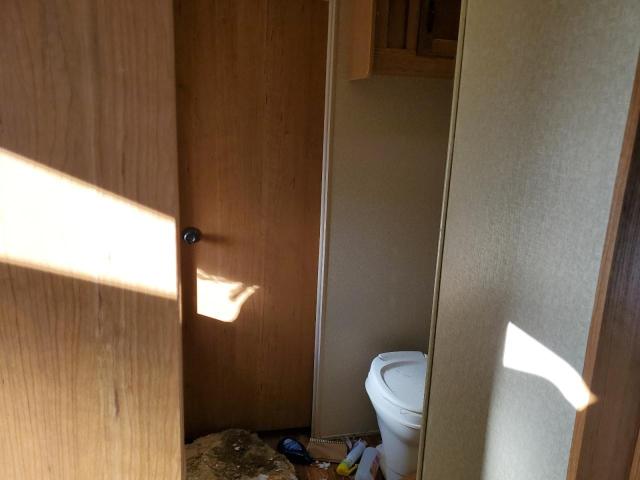 4X4TWDD29BA245353 - 2011 FOREST RIVER WILDWOOD 28RLSS TWO TONE photo 8