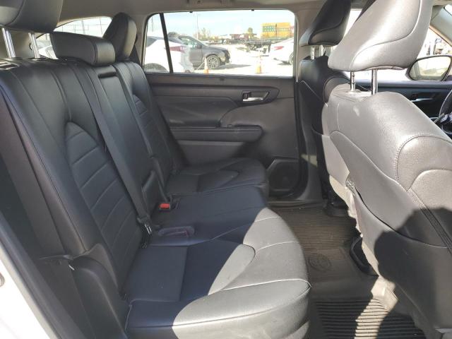 5TDGZRBH3NS244743 - 2022 TOYOTA HIGHLANDER XLE WHITE photo 10