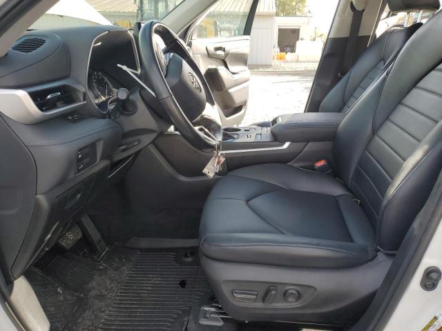 5TDGZRBH3NS244743 - 2022 TOYOTA HIGHLANDER XLE WHITE photo 7