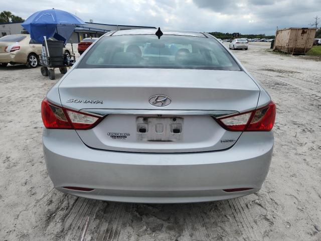 5NPEC4AC1DH622239 - 2013 HYUNDAI SONATA SE SILVER photo 6