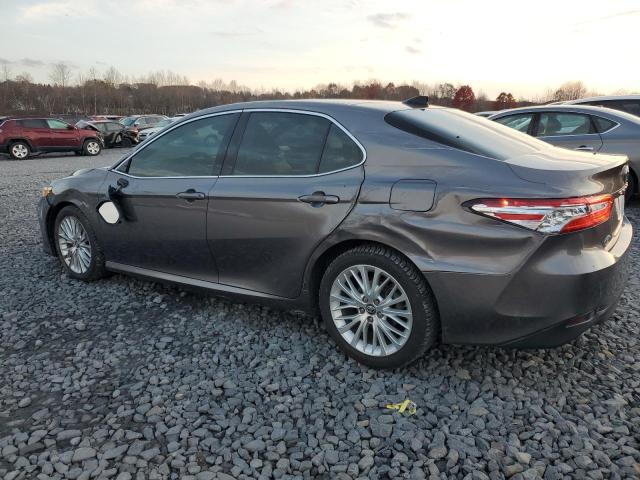 4T1BZ1HK5JU005551 - 2018 TOYOTA CAMRY XSE 灰色 照片 2