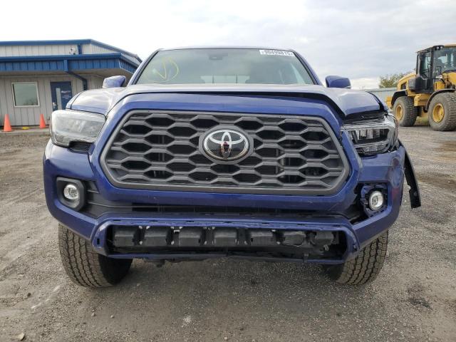 3TMCZ5AN7NM514264 - 2022 TOYOTA TACOMA DOUBLE CAB BLUE photo 5