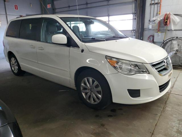 2C4RVABG6CR391870 - 2012 VOLKSWAGEN ROUTAN SE WHITE photo 4