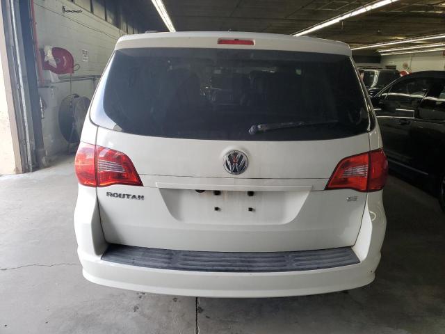 2C4RVABG6CR391870 - 2012 VOLKSWAGEN ROUTAN SE WHITE photo 6