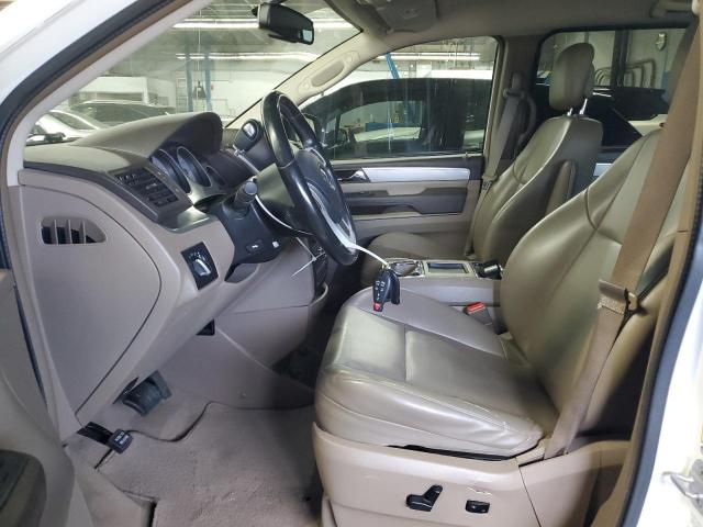 2C4RVABG6CR391870 - 2012 VOLKSWAGEN ROUTAN SE WHITE photo 7