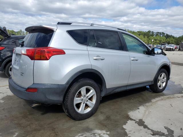 JTMRFREVXDD003856 - 2013 TOYOTA RAV4 XLE SILVER photo 3