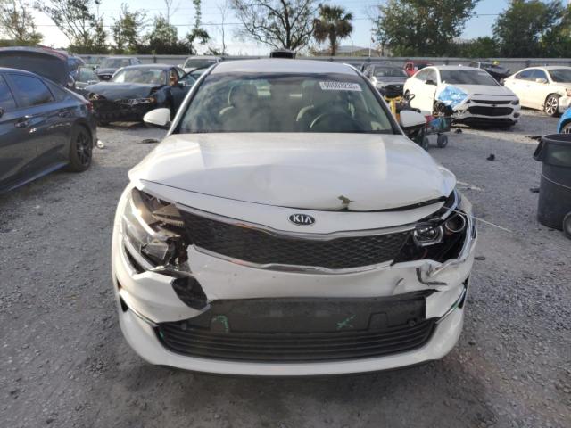 5XXGT4L30JG265911 - 2018 KIA OPTIMA LX 白色 照片 5