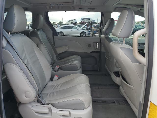 5TDYK3DC9DS388612 - 2013 TOYOTA SIENNA XLE WHITE photo 11