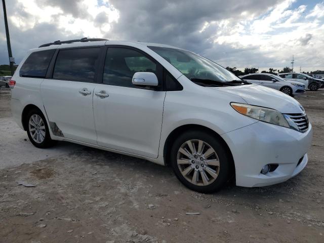 5TDYK3DC9DS388612 - 2013 TOYOTA SIENNA XLE WHITE photo 4