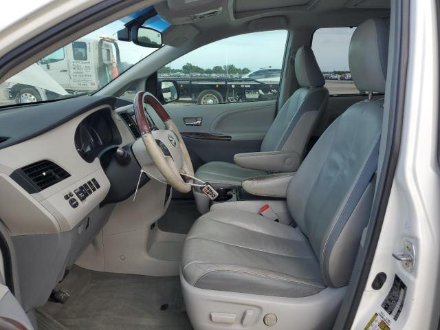 5TDYK3DC9DS388612 - 2013 TOYOTA SIENNA XLE WHITE photo 7