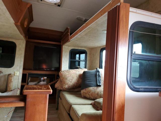 4YDF37525B4701209 - 2011 KEYSTONE MONTANA WHITE photo 5