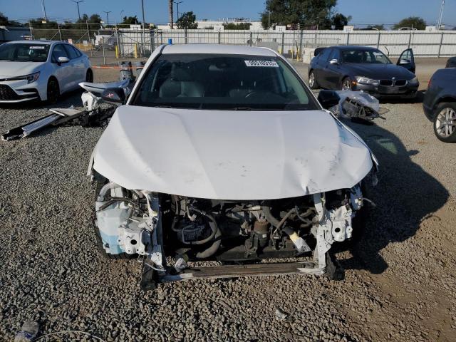 4T1B11HK6KU256930 - 2019 TOYOTA CAMRY L თეთრი ფოტო 5